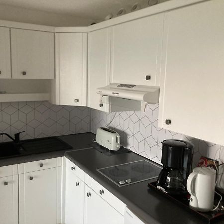 Appartement 2 Chambres Avec Piscine Face A La Mer A La Coudouliere ซิ-ฟูร์-เล-ปลาจ ภายนอก รูปภาพ