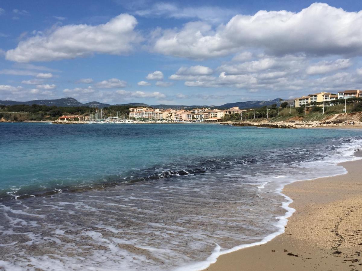 Appartement 2 Chambres Avec Piscine Face A La Mer A La Coudouliere ซิ-ฟูร์-เล-ปลาจ ภายนอก รูปภาพ