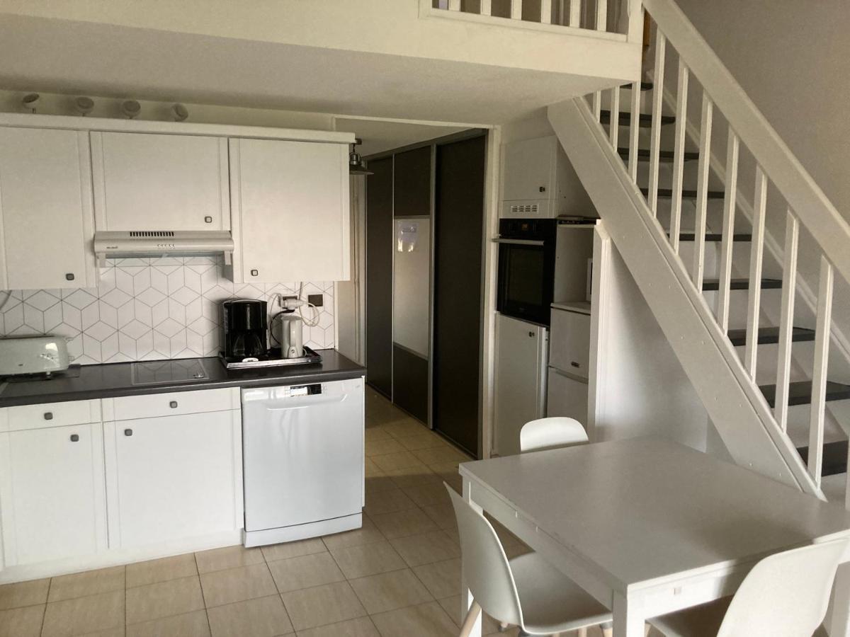 Appartement 2 Chambres Avec Piscine Face A La Mer A La Coudouliere ซิ-ฟูร์-เล-ปลาจ ภายนอก รูปภาพ