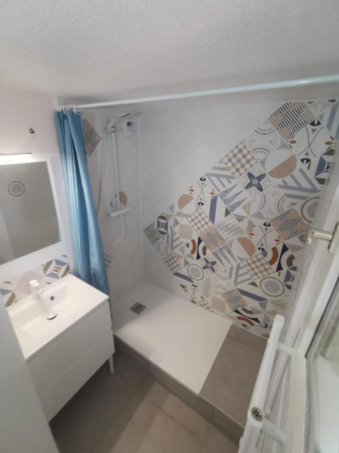 Appartement 2 Chambres Avec Piscine Face A La Mer A La Coudouliere ซิ-ฟูร์-เล-ปลาจ ภายนอก รูปภาพ