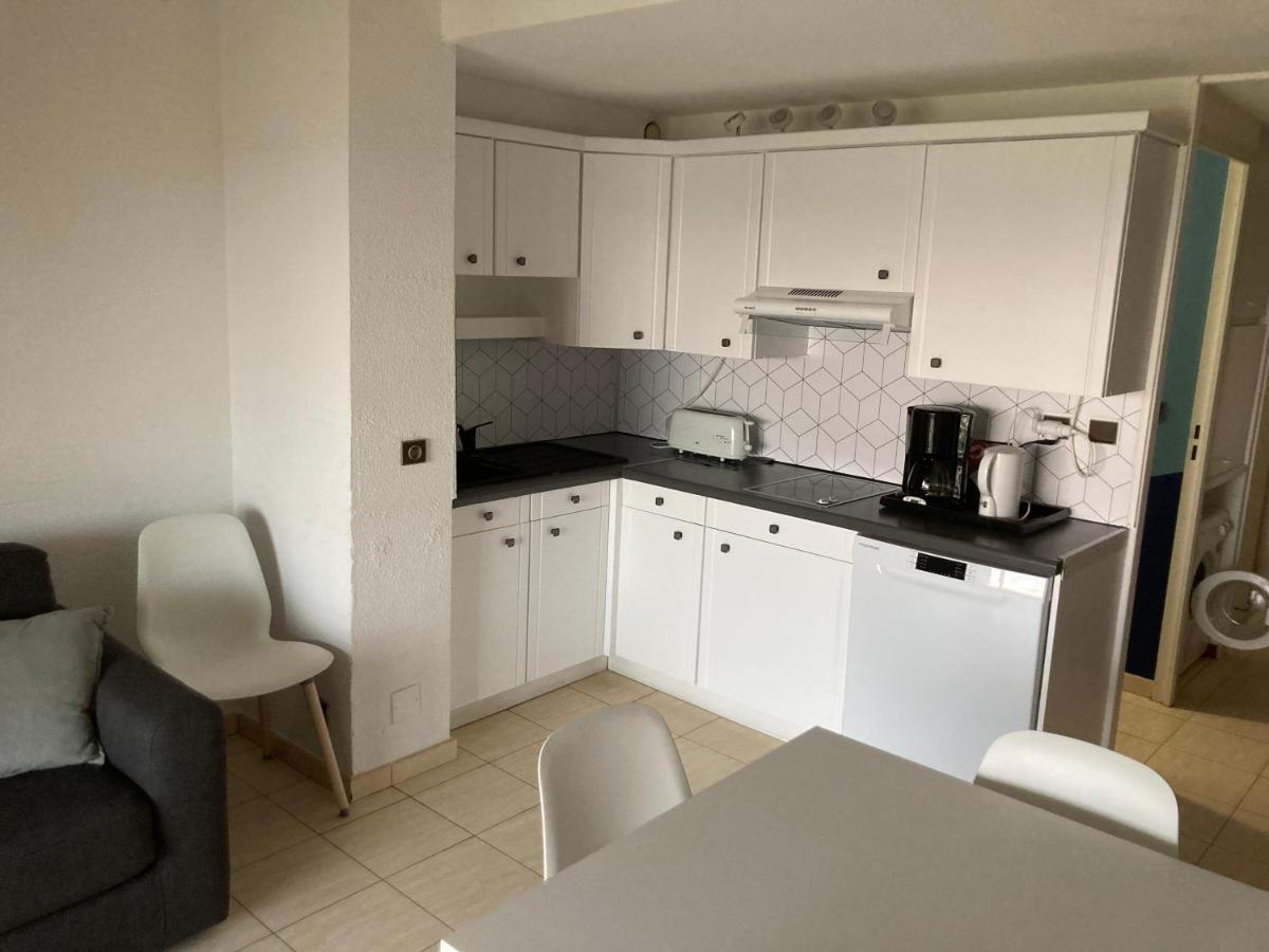 Appartement 2 Chambres Avec Piscine Face A La Mer A La Coudouliere ซิ-ฟูร์-เล-ปลาจ ภายนอก รูปภาพ